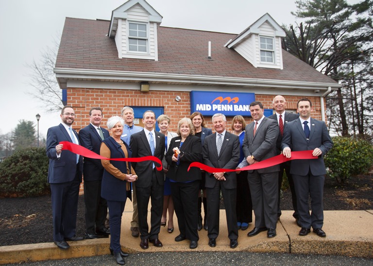 Oregon Pike Ribbon Cutting